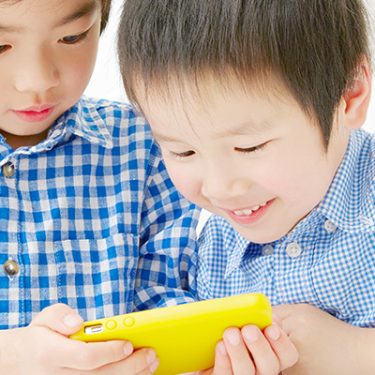 子どもがスマホやSNSでトラブルなく夏休みを過ごすコツ