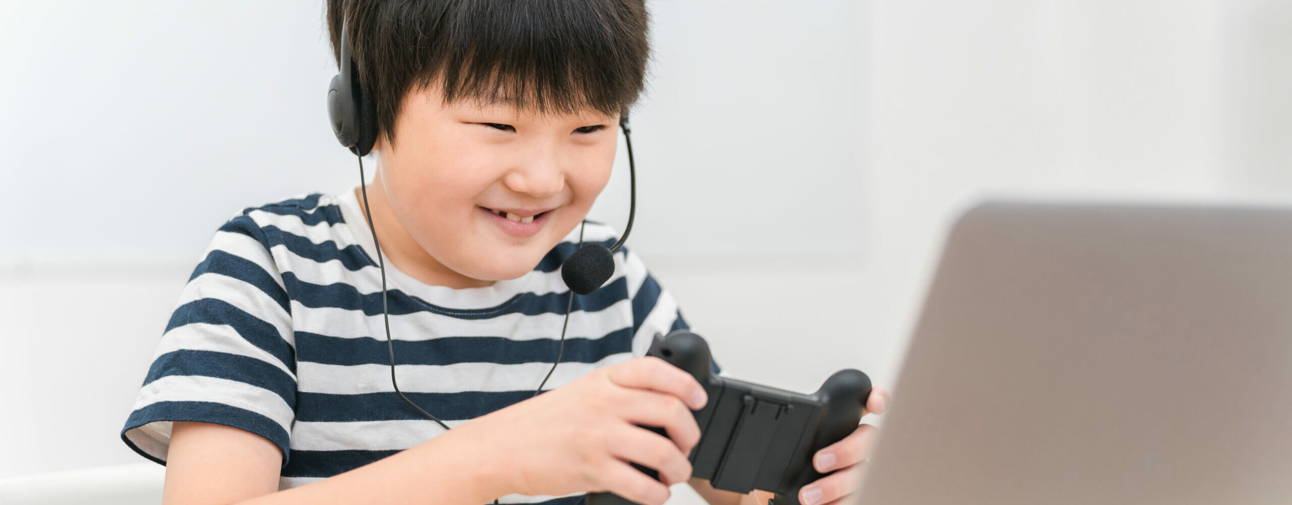 子どもが遊ぶオンラインゲームのトラブルを回避するには？注意点と対策を徹底解説！